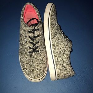 Paisley design Vans